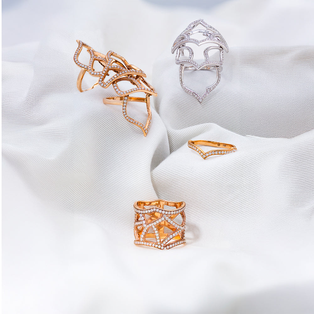 Benefits of Shopping for Diamond Jewelry Near Me vs Online