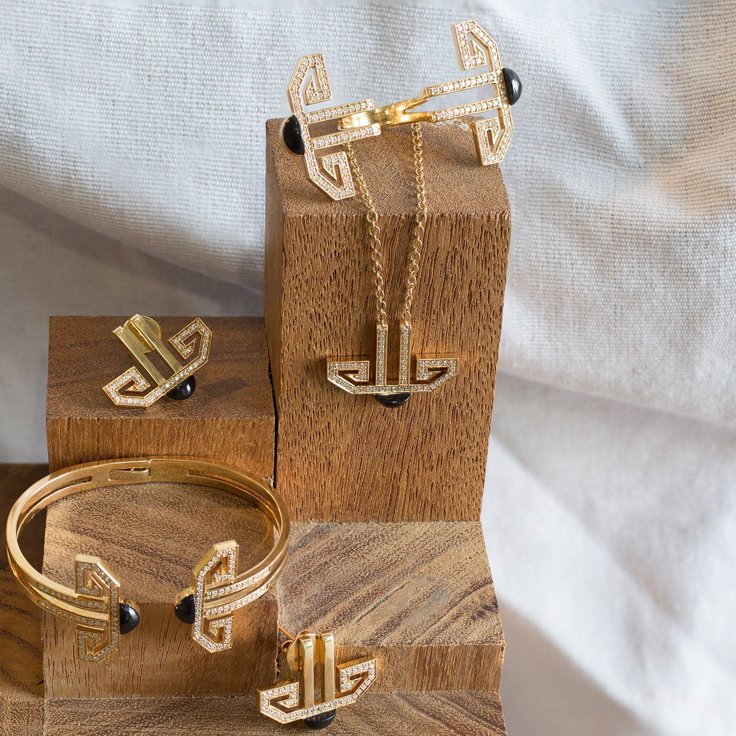 What to Expect from the Best Jewelry Stores Near You in Dubai