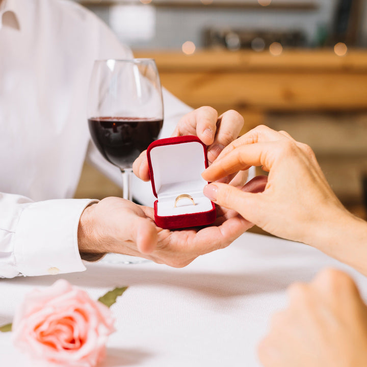 The Do’s and Don’ts of Buying a Custom Engagement Ring in Dubai
