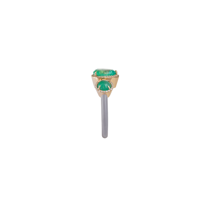 Eye Candy Ring in 18K yellow gold with VS-G diamonds, Emerald stone