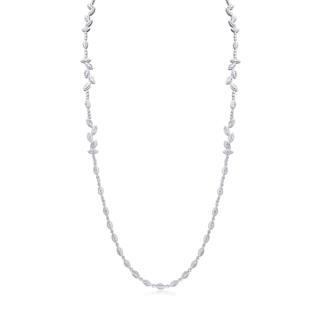 Illusion Necklace in 18K white gold with VS-G diamond long