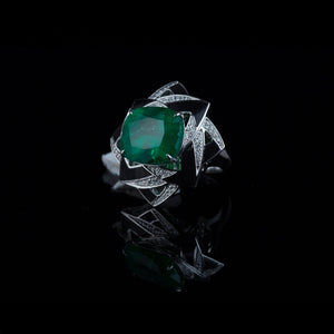 Gold or Silver? Choosing the Right Metal for Your Emerald Necklace