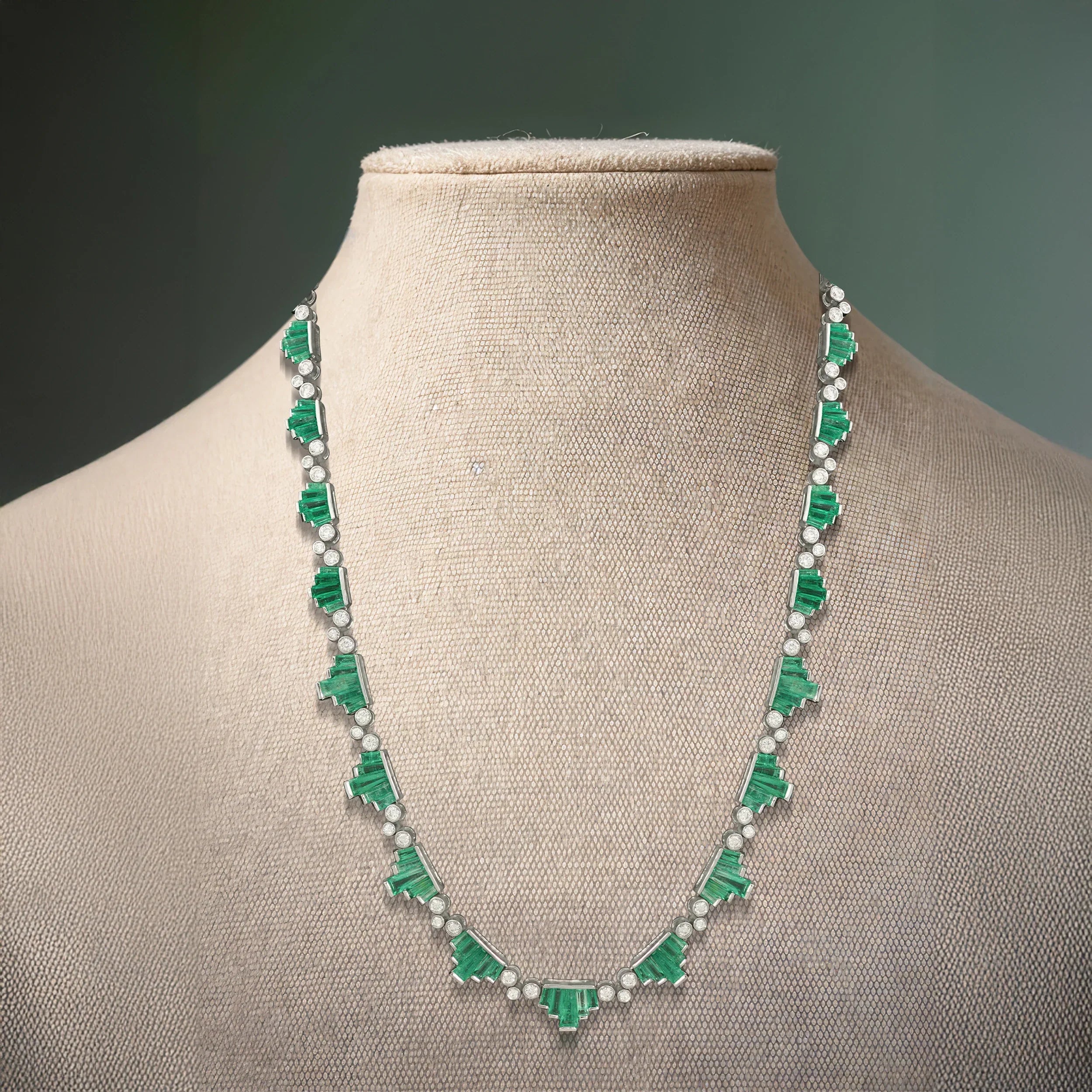 Top Reasons to Choose an Emerald Stone for Your Jewelry