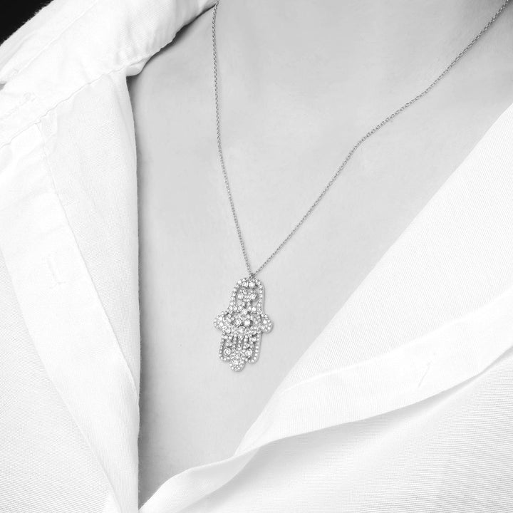Why Silver Pendants Are a Must-Have Accessory in the UAE Fashion Scene
