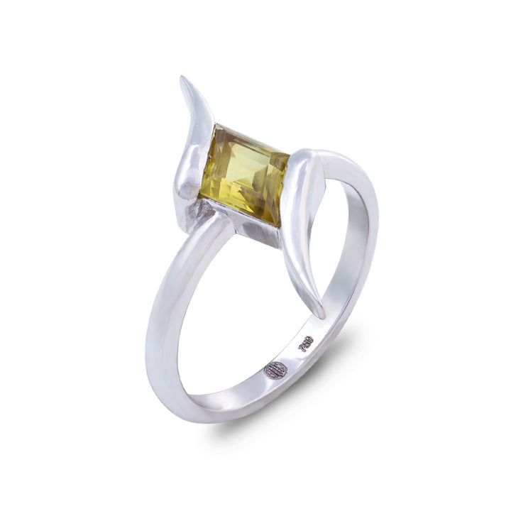 Ring in 18k White Gold and Peridot Stone - Arcobaleno Collection