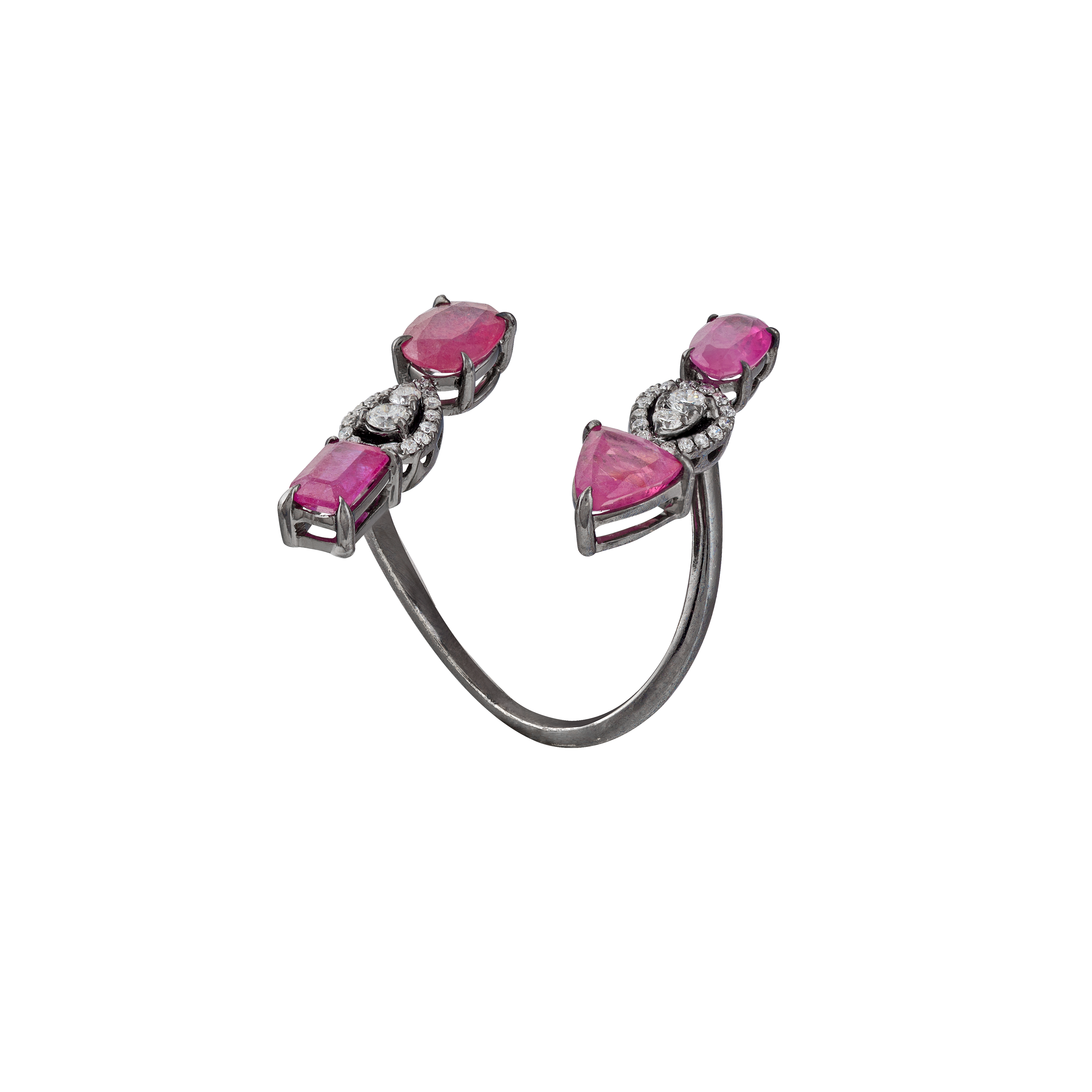 Ring in 18K black gold with VS-G diamonds and Ruby stone