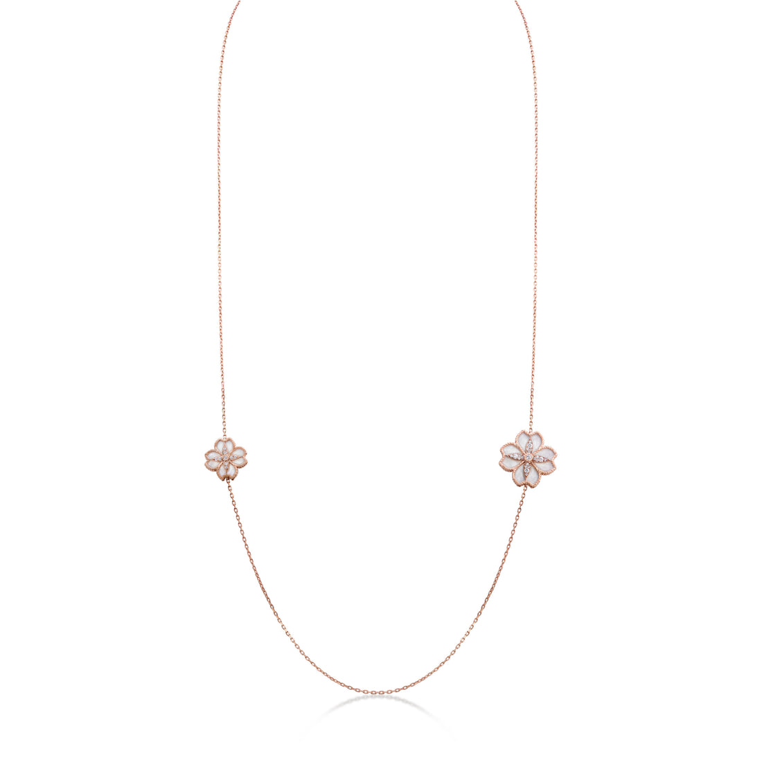 Mallow Flower Necklace in 18K rose gold with VS-G diamonds and MOP stone