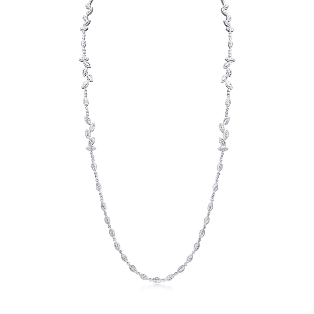 Illusion Necklace in 18K white gold with VS-G diamond long