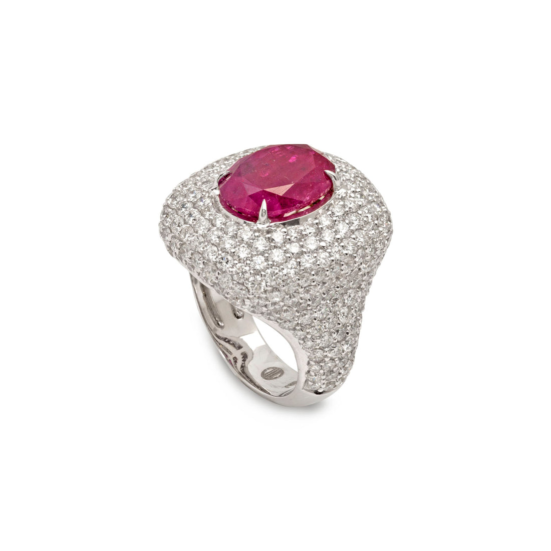 Ring in 18K white gold with VS-G diamonds and Ruby stone